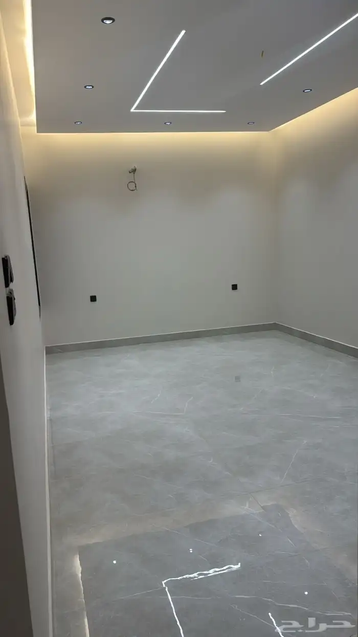 للبيع عمارة جاهزة للسكن في مخطط السلام المساحة 360م2 17