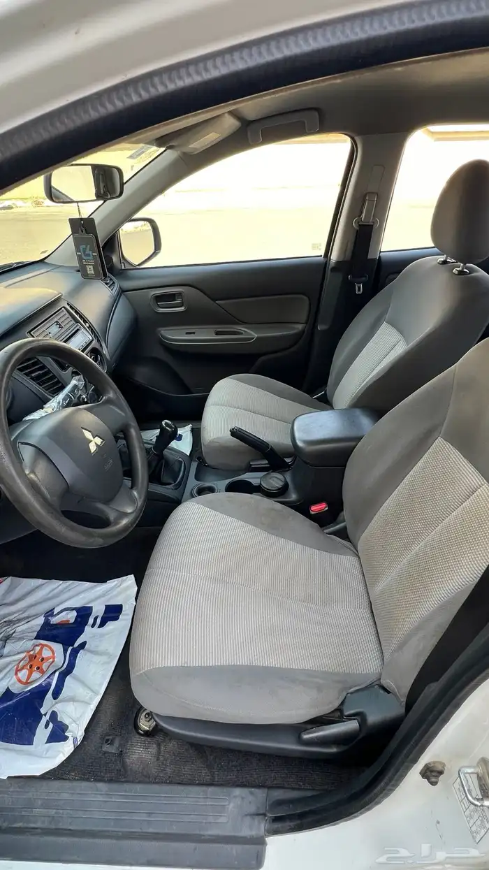 ميتسوبيشي 2016 نظيف جدا بنزين 8