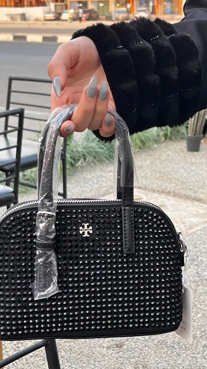 شنط ونظارات ماركه درجة اولى الشنط بي280مع التوصيل 3