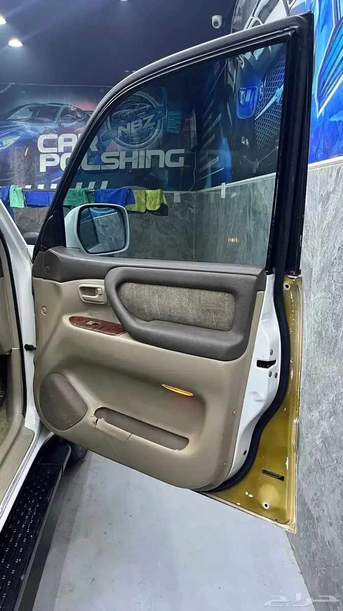 لاندكروزر 2000 7