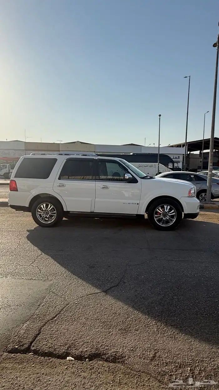 جيب لينكولن نافيجتور موديل 2005 3