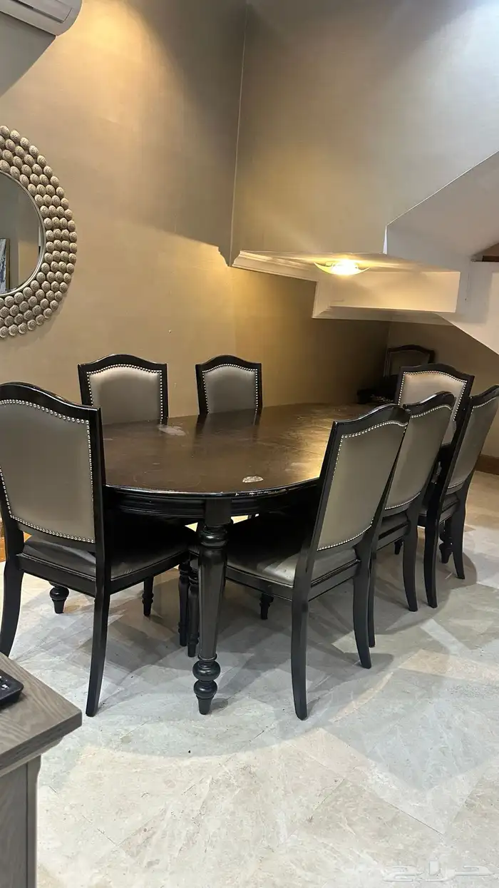 طاولة طعام مستخدمة للبيع 1