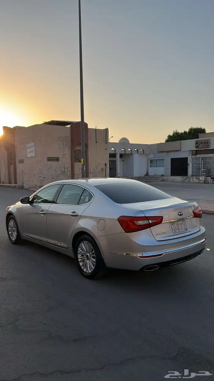 كيا كادنزا 8