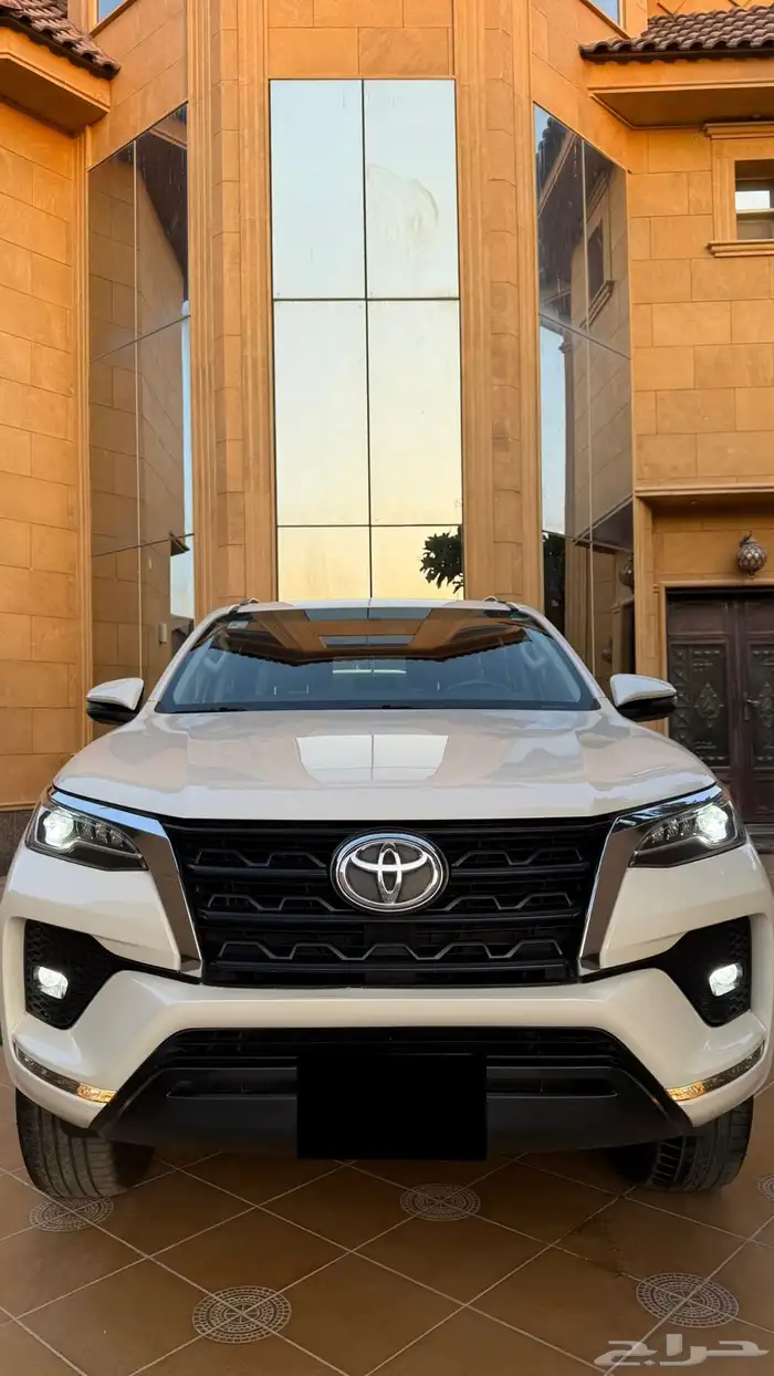 تويوتا فورتشنر موديل 2022 فئة VX6 1