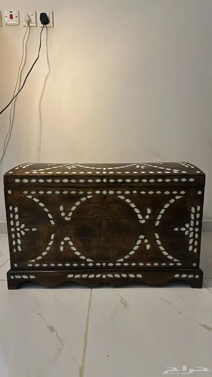 صندوق زان مزغرف بصدف و خيوط نحاس 3