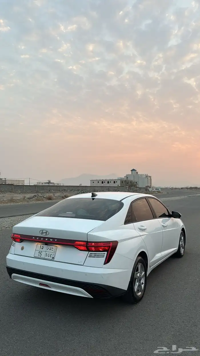 سيارة اكسنت 2025 3