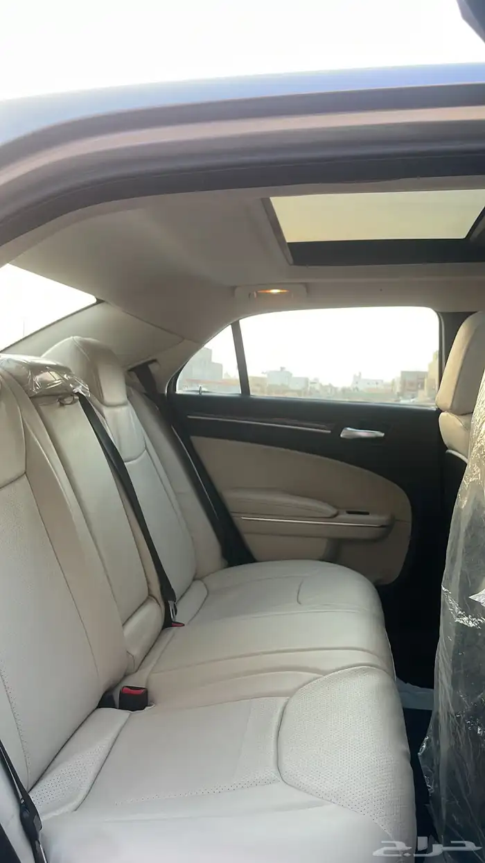 كرايسلر C300 (( نظيف )) 12