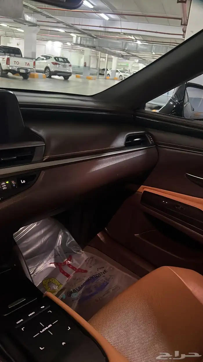 لكزس ES 250 2021 18