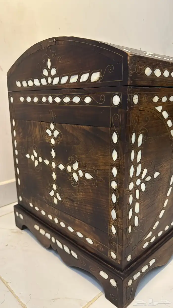 صندوق زان مزغرف بصدف و خيوط نحاس 4