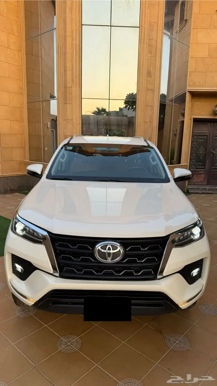 تويوتا فورتشنر موديل 2022 فئة VX6 2