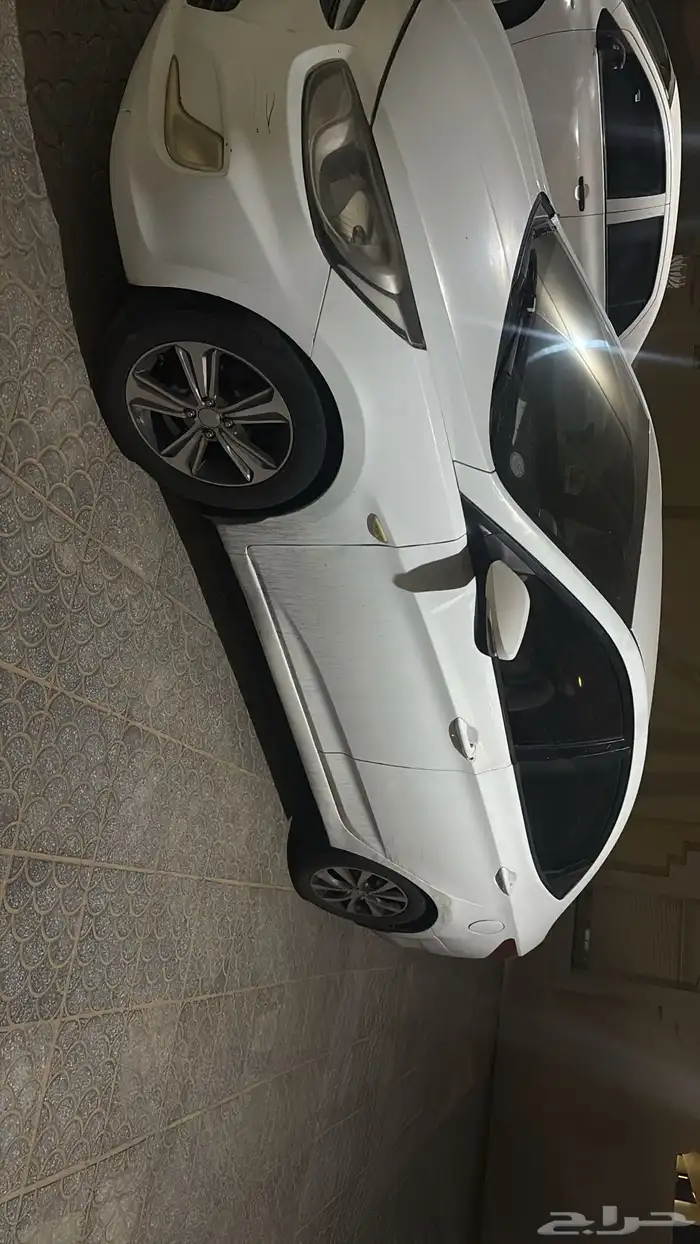 سيارة للبيع 1