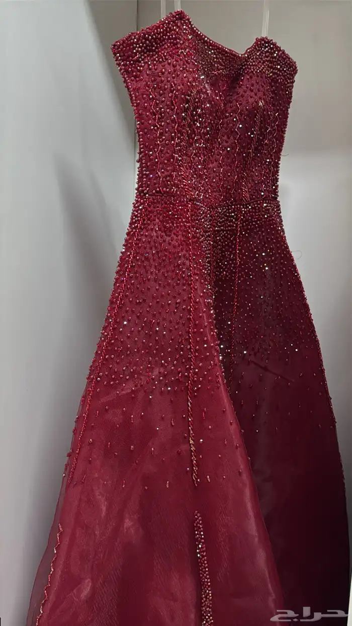 فستان استخدم مره وحده سعره 300 مقاس 1 2