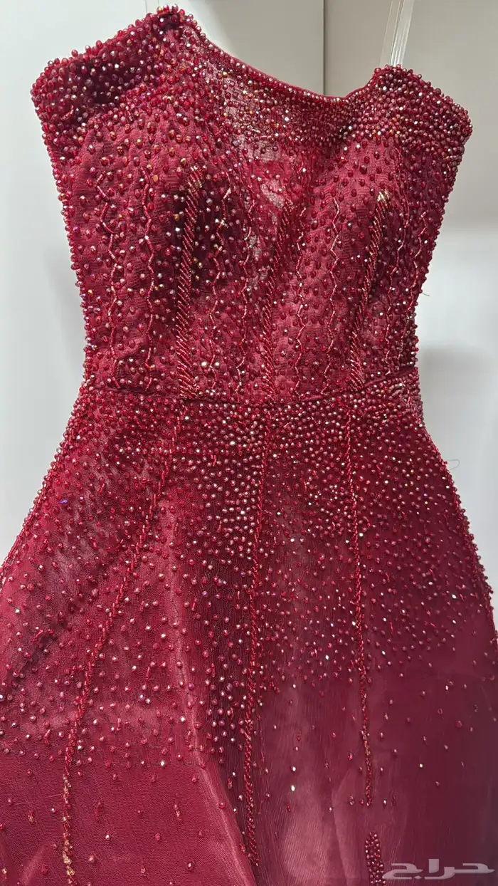 فستان استخدم مره وحده سعره 300 مقاس 1 0