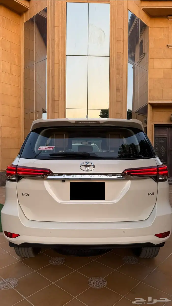 تويوتا فورتشنر موديل 2022 فئة VX6 15