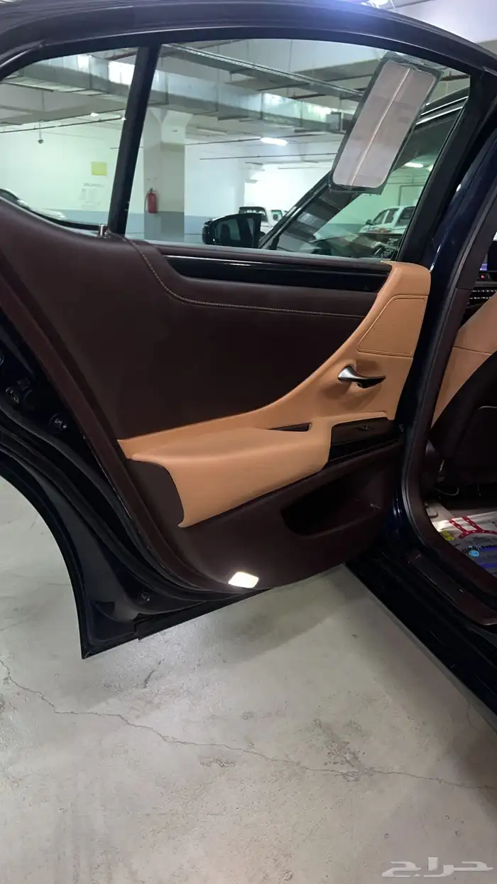 لكزس ES 250 2021 11