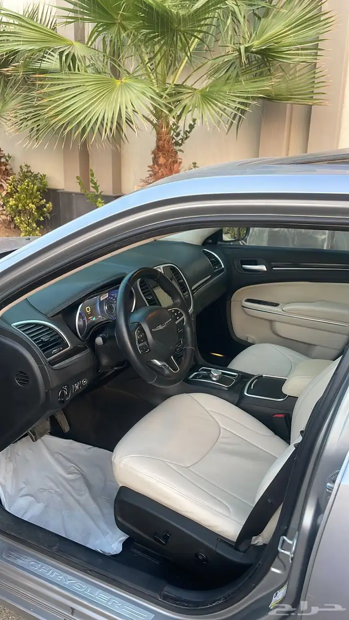 كرايسلر C300 (( نظيف )) 9