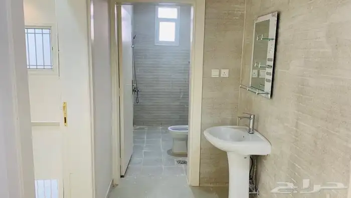 دور علوي للايجار بالمجمعه حي المستقبل 4