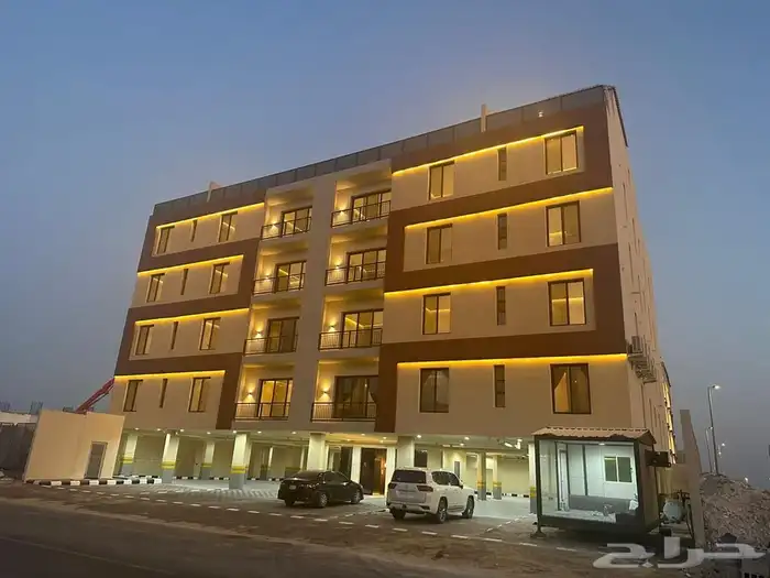 شقة 4 غرف وصالة للايجار في مخطط ثروة 0