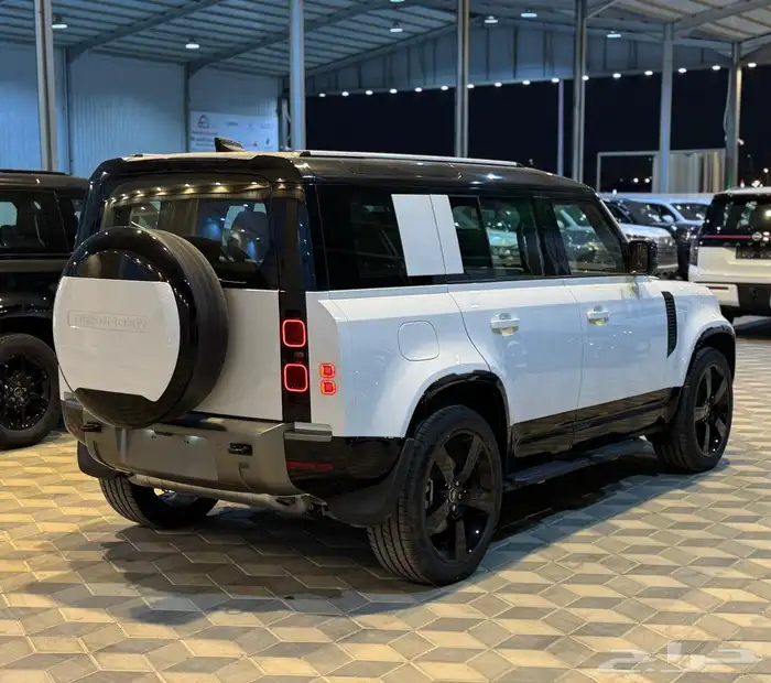 ديفندر 110 HSE. السلندر 6 4