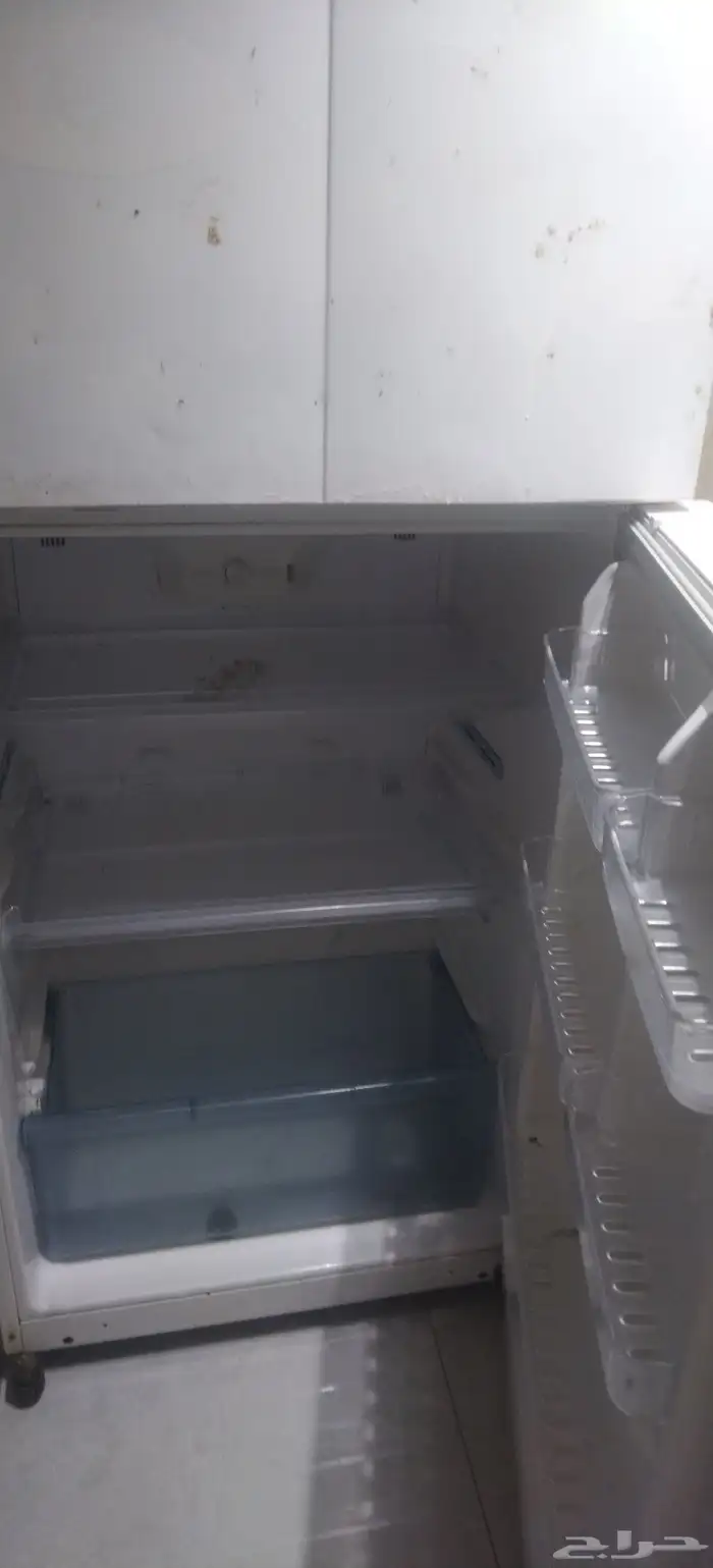 ثلاجه للبيع مستعمل شغال على الشرط بروده وكل شي 20 قدم 2