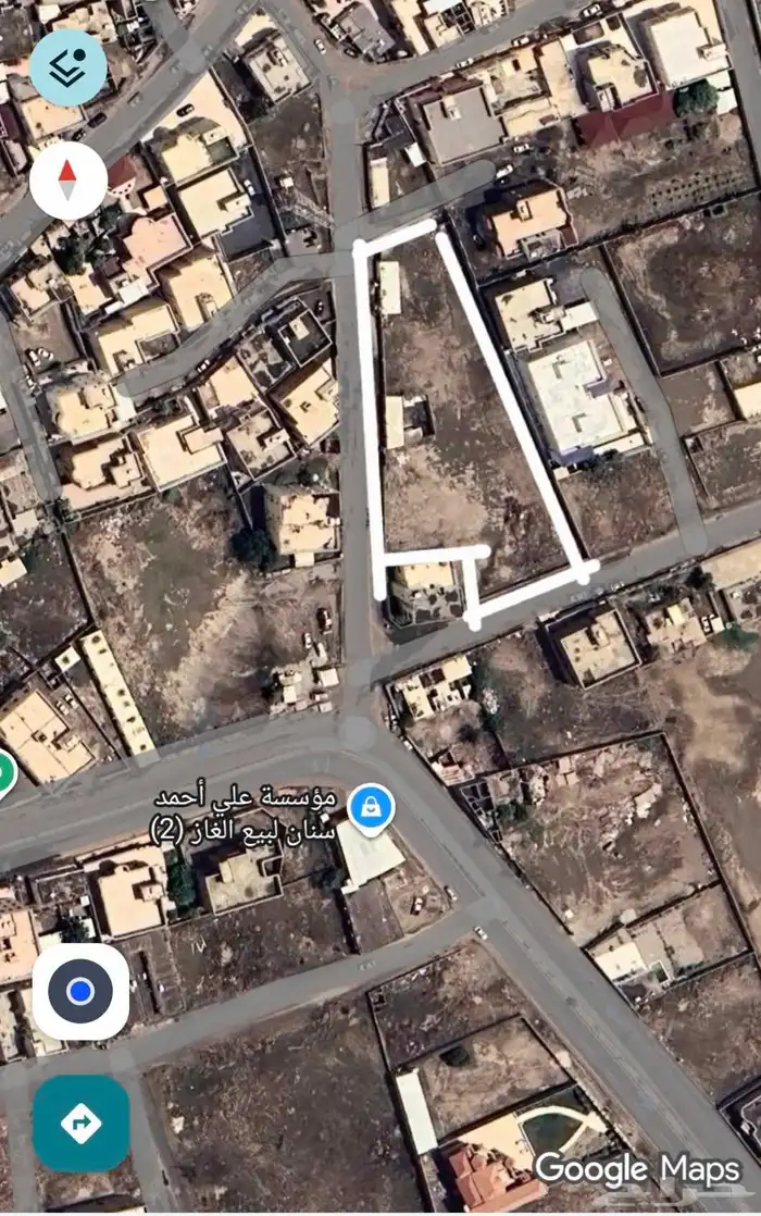 حوش للأيجار أو للأسثمار يوجد 6 غرف مع دورات المياه 0