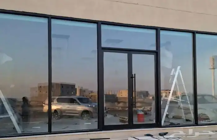 ورشة المنيوم أبواب وشبابيك وجهات كفه المنيوم 1