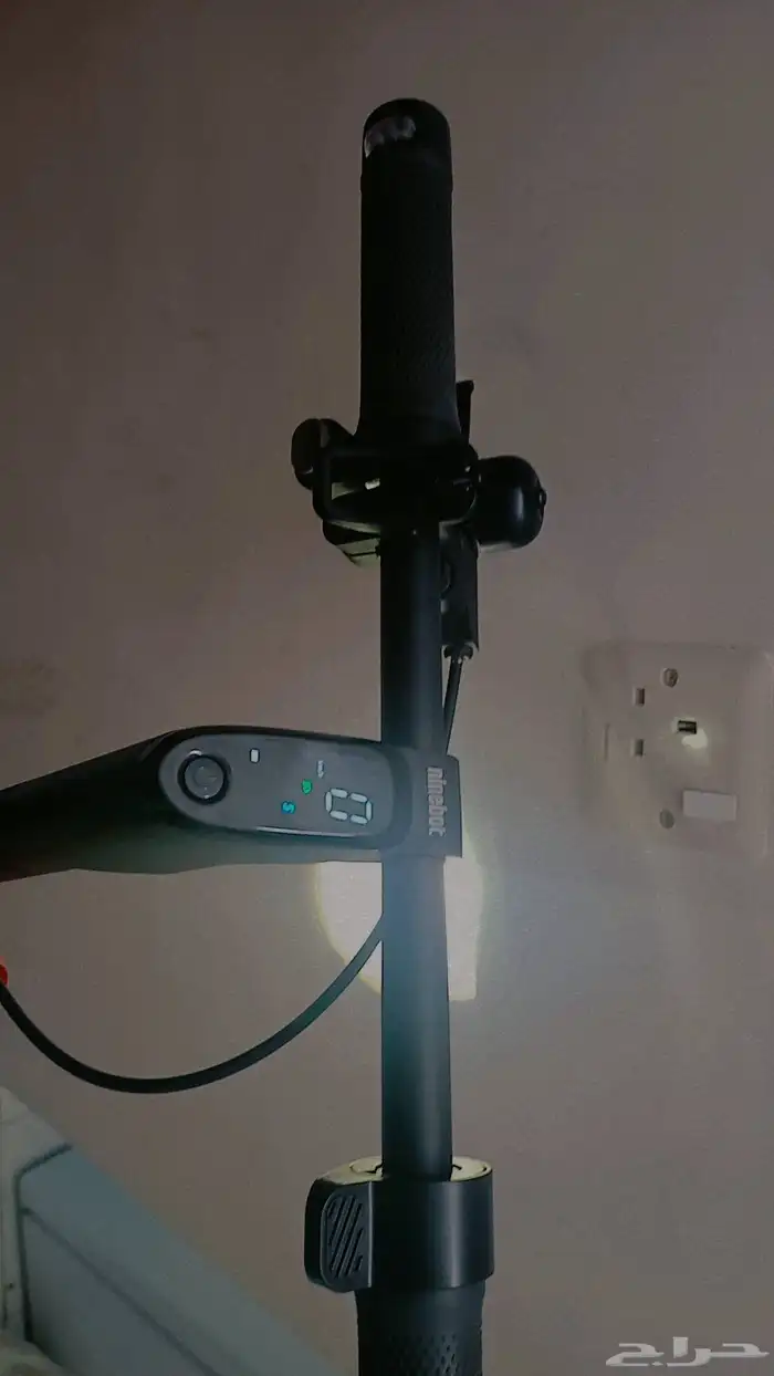 اسكوتر للبيع بحالة ممتازة مستخدم شهر واحد بس  جدي 5