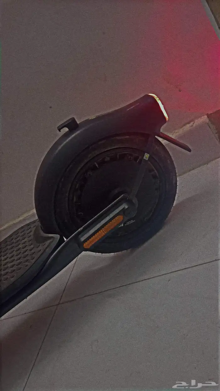 اسكوتر للبيع بحالة ممتازة مستخدم شهر واحد بس  جدي 6