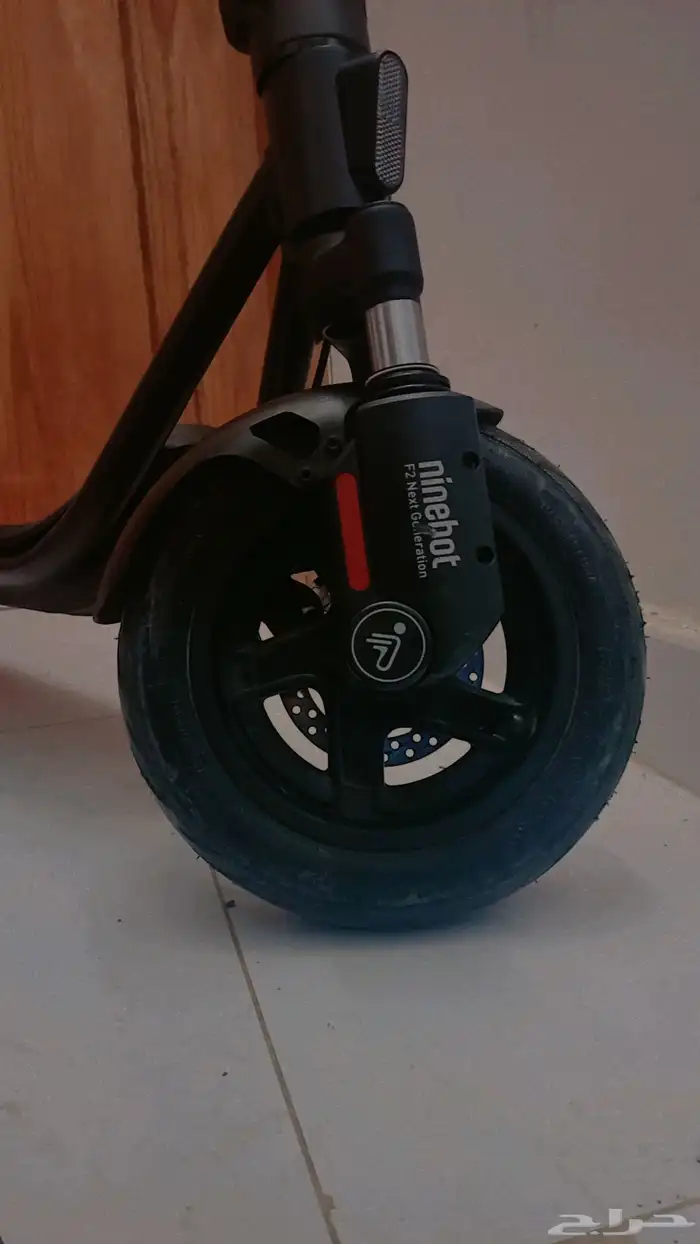 اسكوتر للبيع بحالة ممتازة مستخدم شهر واحد بس  جدي 3