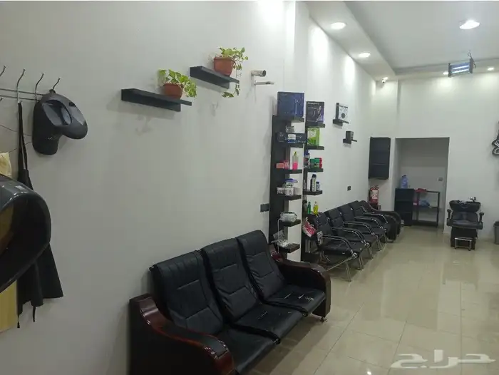 صالون حلاقة رجالي في الثقبه شارع منطقه سكنيه شارع 10 جاهز 3