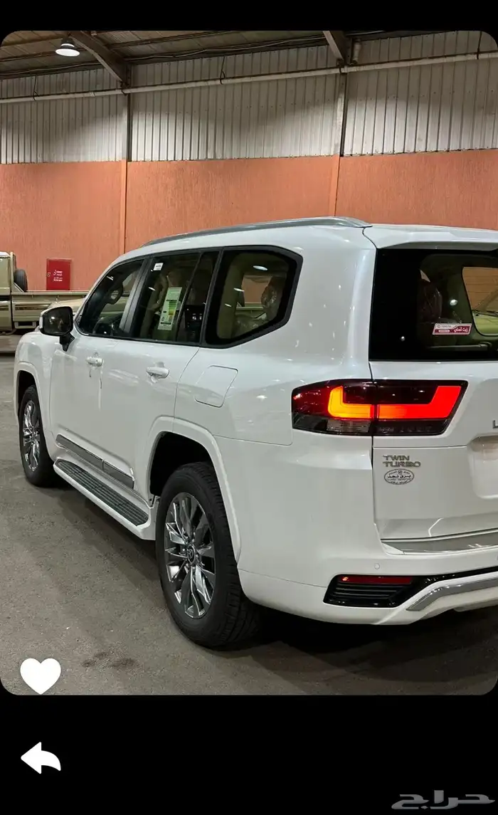 لاندكروزر 2024 رقم 4 بنزين ماشي 28 الف 8