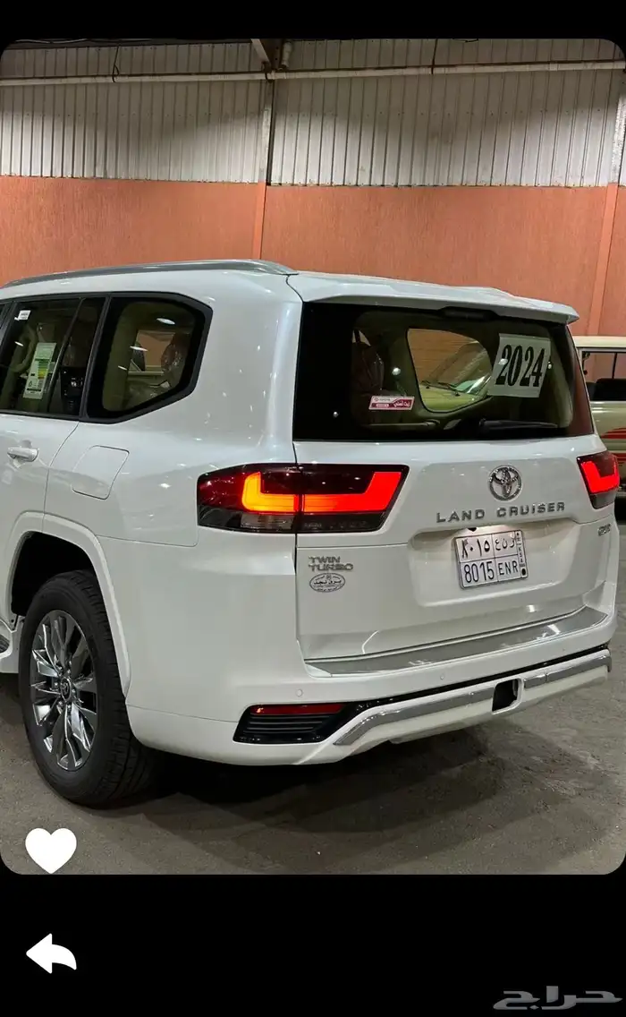 لاندكروزر 2024 رقم 4 بنزين ماشي 28 الف 7