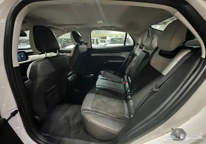 فورد تورس ترند موديل 2023 نضيف جدا 18