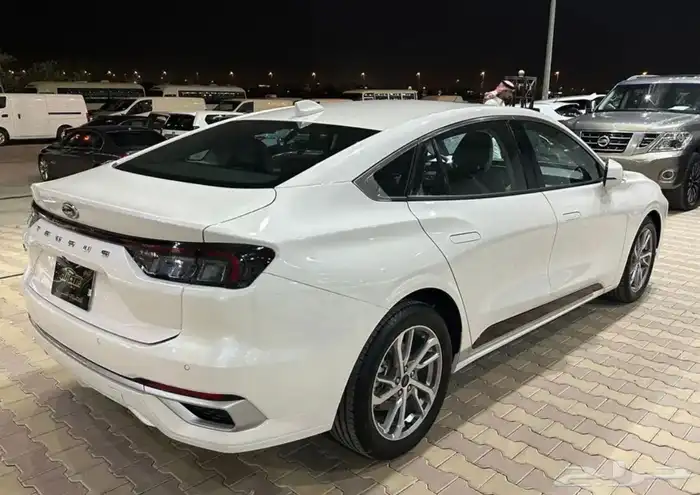 فورد تورس ترند موديل 2023 نضيف جدا 20