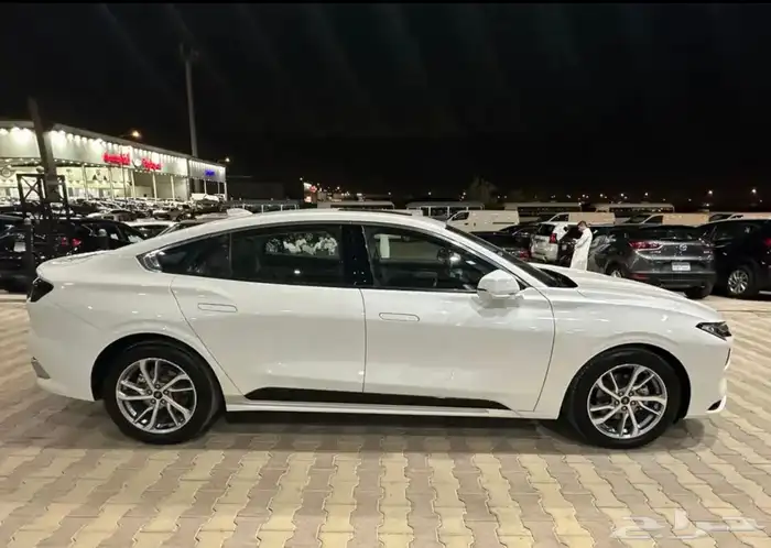 فورد تورس ترند موديل 2023 نضيف جدا 3