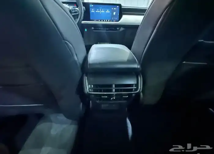 فورد تورس ترند موديل 2023 نضيف جدا 17