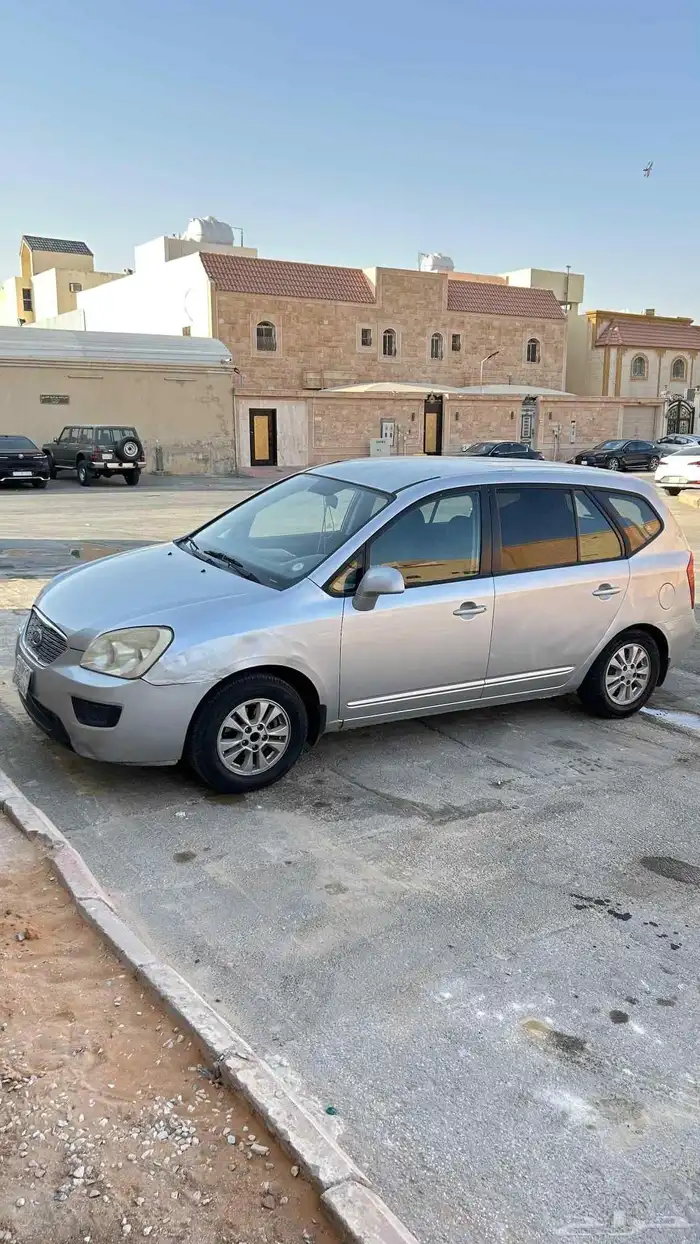 كيا كارينز 2012 0