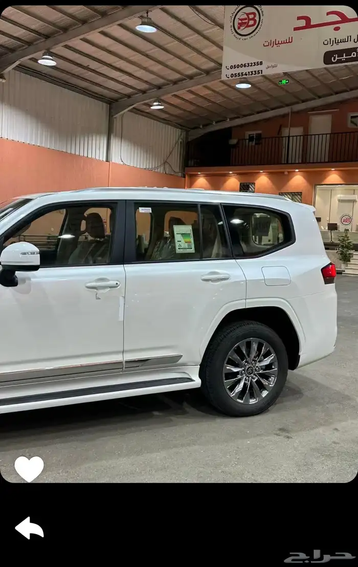 لاندكروزر 2024 رقم 4 بنزين ماشي 28 الف 4