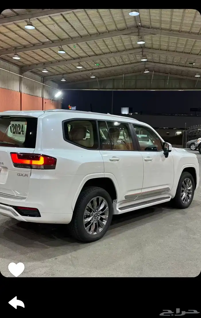 لاندكروزر 2024 رقم 4 بنزين ماشي 28 الف 9