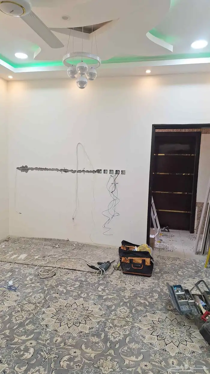 ديكور صاله وحده شاشه كامله مع بديل الشيبورد 0