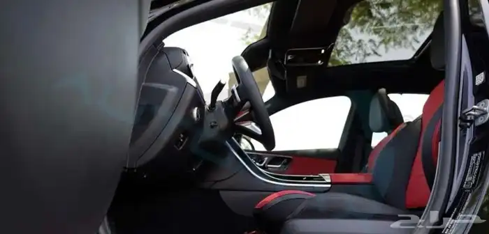 مرسيدس سي200 اسود اصفار2025 جديد فل (كامل) 6