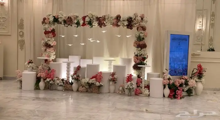 إيجار شاشة استقبال شاملة التصميم والورد 10