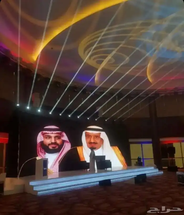 شاشات اضاءات مكسر صوتيات سماعات 3