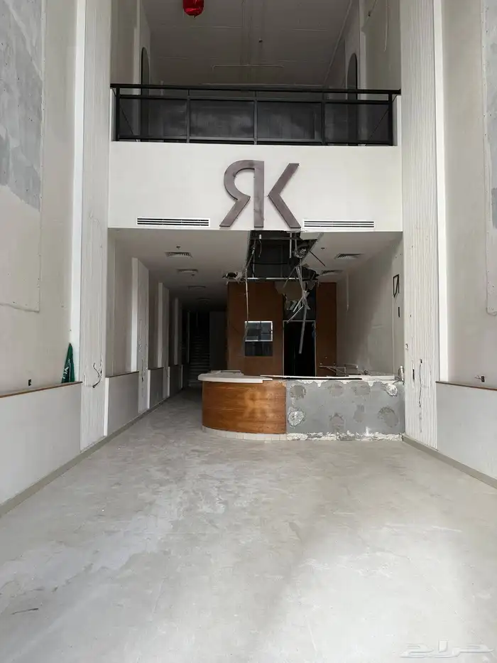 محل للإيجار في الكورنيش مدينة الخبر 3