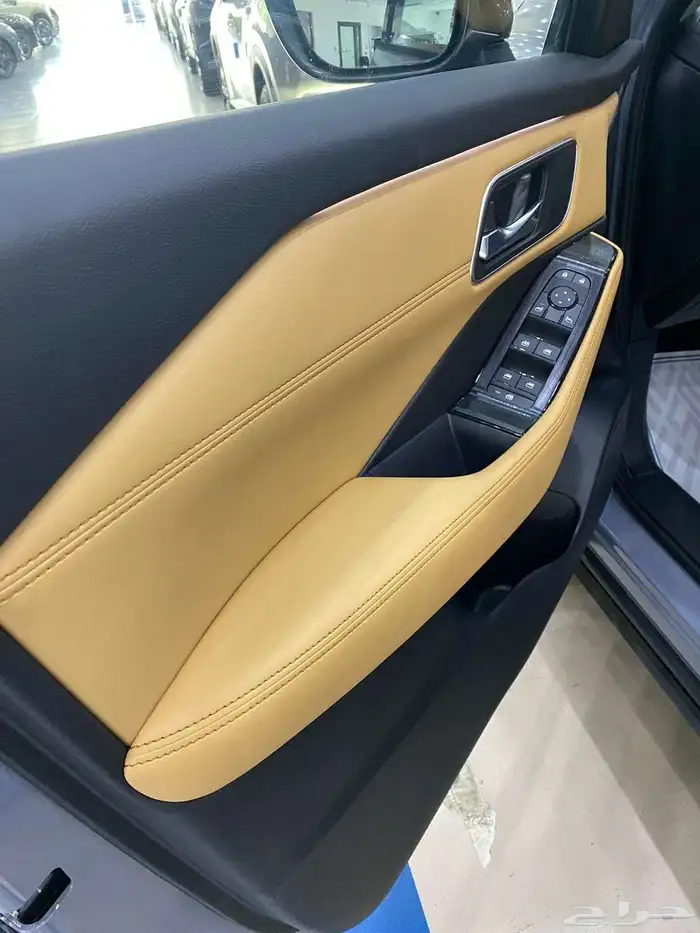 نيسان اكس تريل SVبلس 2025 7