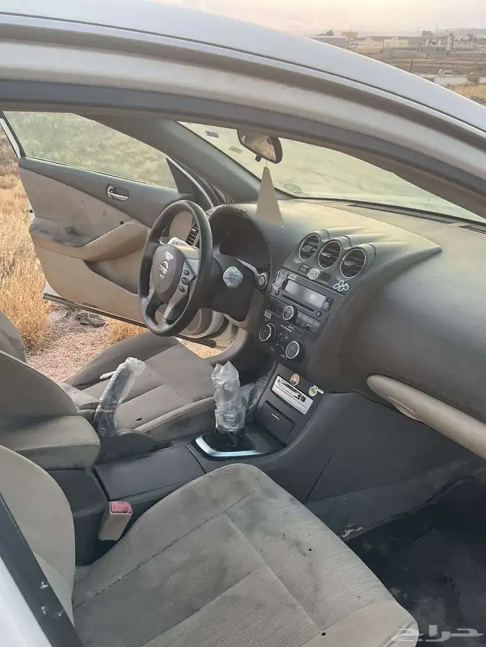 سيارة التيما 2010 بيع تشليح واسقاط ليس بيع ونقل ملكيه.. التو 2