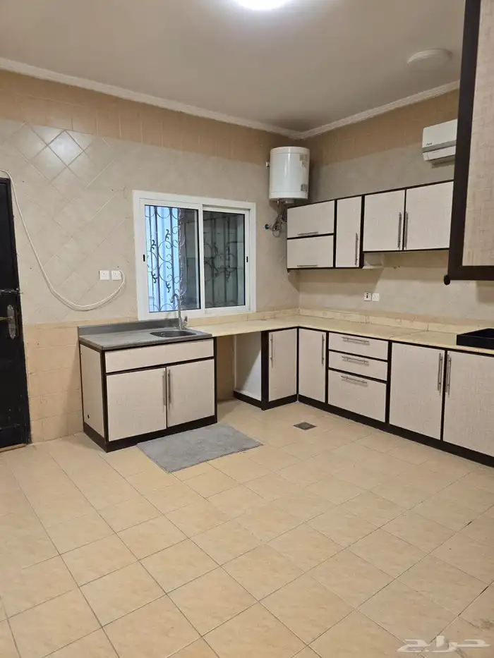 فيلا للايجار في حي الصحافه المربع الذهبي 9