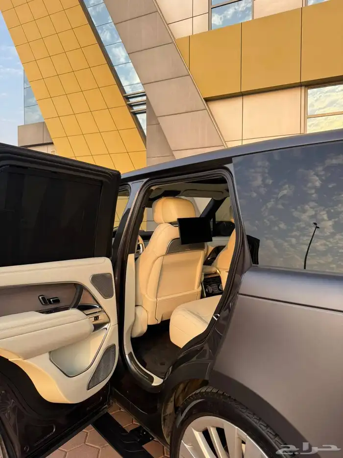 رانج روفر فيرست ادشن 2023 15