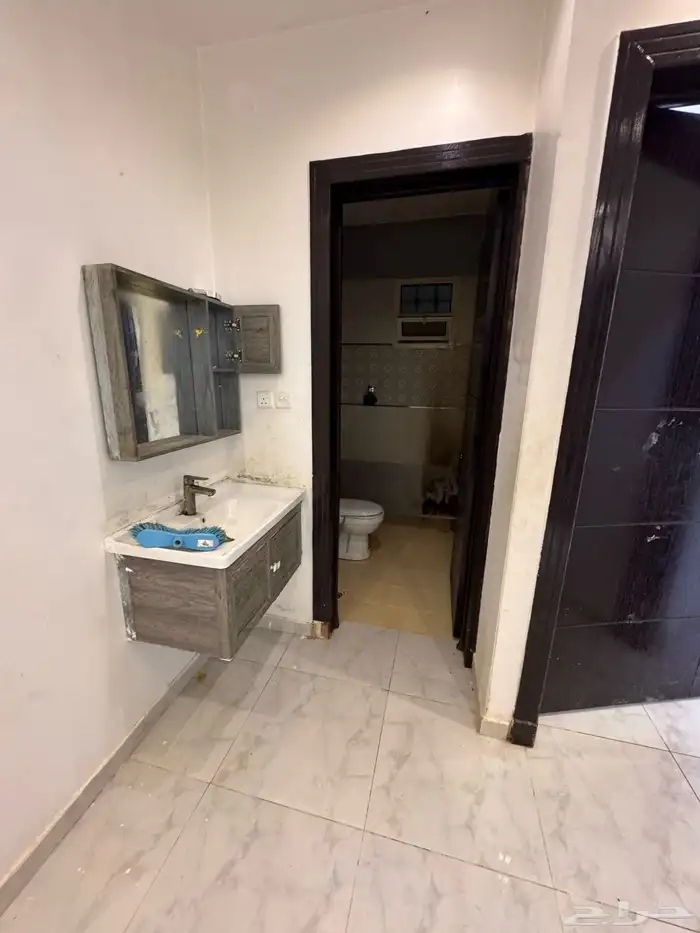 دور مؤسس ثلاث شقق حي الحزم بسعر 750 الف فقط 3