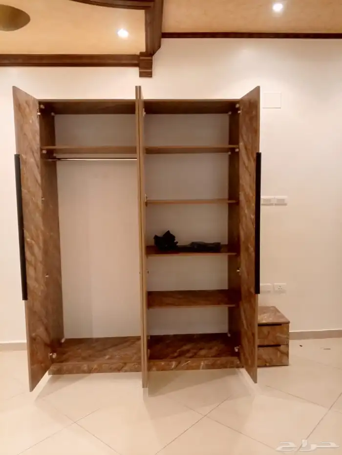 غرفة نوم كاملة  أثاث منزلي  سرير ودولاب وبطانيات 26